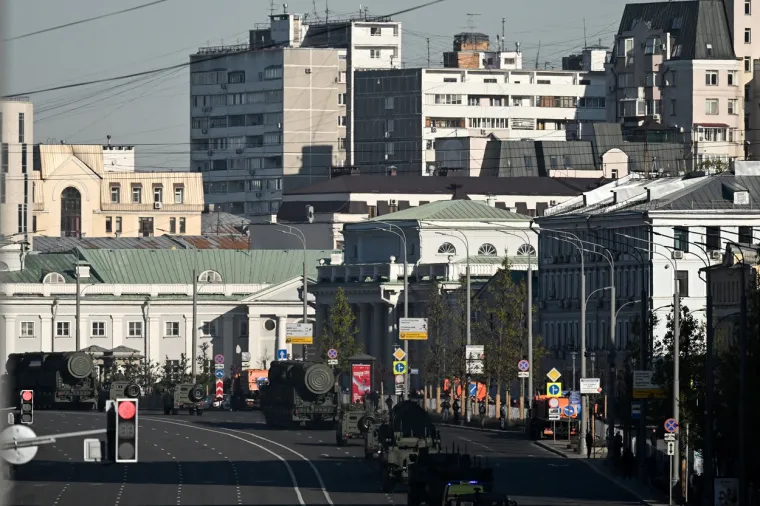 Pogledajte čime se pohvalio Putin na vojnoj paradi, ali i tko se sve pojavio: Vjerni 'lutak' nije ovo propustio
