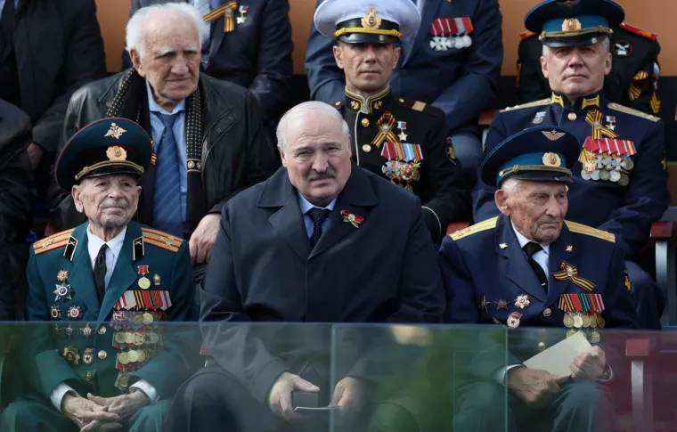 Pogledajte čime se pohvalio Putin na vojnoj paradi, ali i tko se sve pojavio: Vjerni 'lutak' nije ovo propustio