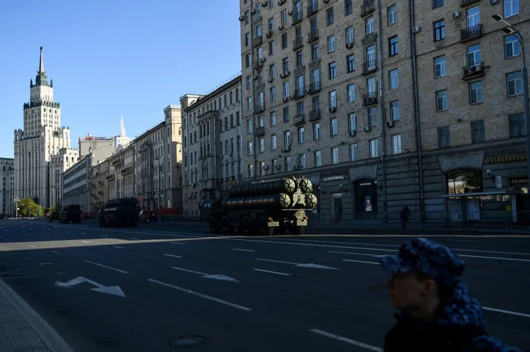 Pogledajte čime se pohvalio Putin na vojnoj paradi, ali i tko se sve pojavio: Vjerni 'lutak' nije ovo propustio