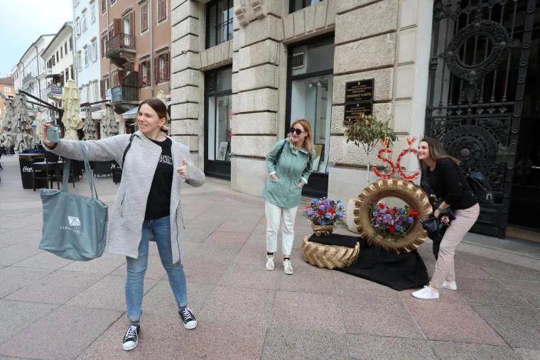 Riječani na originalan način iskazali podršku Letu 3: Pogledajte što je osvanulo ispred same Gradske uprave