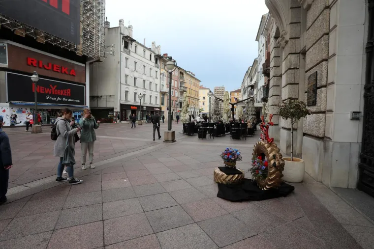 Riječani na originalan način iskazali podršku Letu 3: Pogledajte što je osvanulo ispred same Gradske uprave