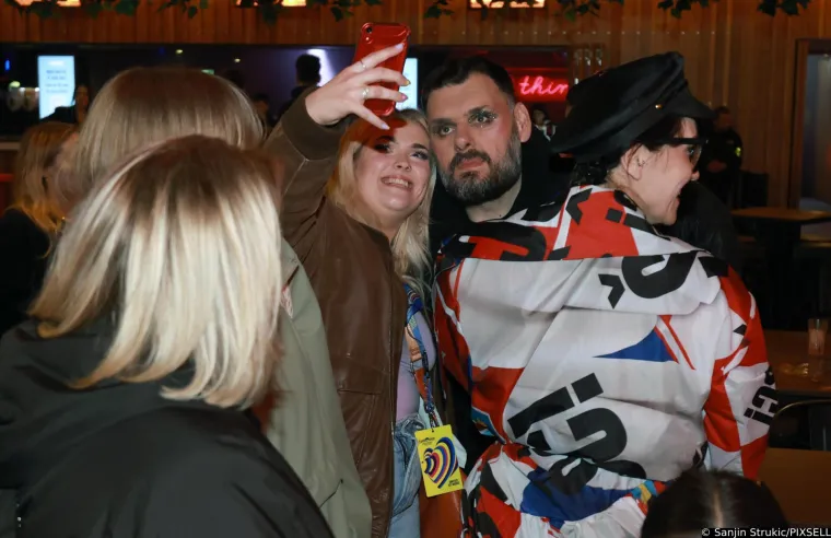 Pogledajte kako je Let 3 proslavio finale Eurosonga: Okupirali su jedan pub, a pale su i sočne puse