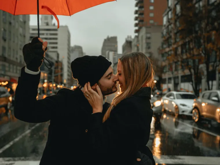 Samački život može biti izazovan za mnoge pojedince, posebno one koji su iskusili  bliskost romantične veze. Nije neuobičajeno da ljudi shvate da biti sami nisu ono &scaron;to žele i žude za emocionalnom vezom i podr&scaron;kom koja dolazi s predanim partnerstvom.