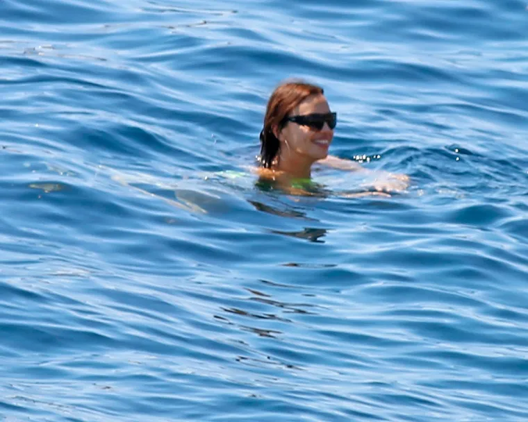 Ronaldova biv&scaron;a djevojka se u tangicama pojavila na utrci Formule 1, sve oči su bile uperene u nju: 'Tko te takvu pustio...?'