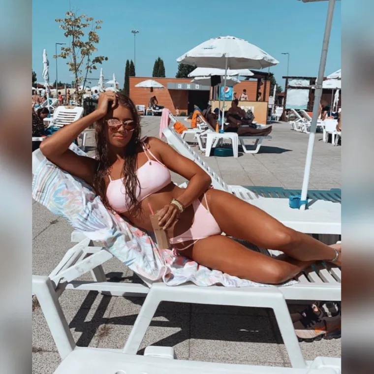 Svestrana plivačka senzacija studira psihologiju: Zbog provokativne fotke u kostimu svi se pitaju kakav to film snima