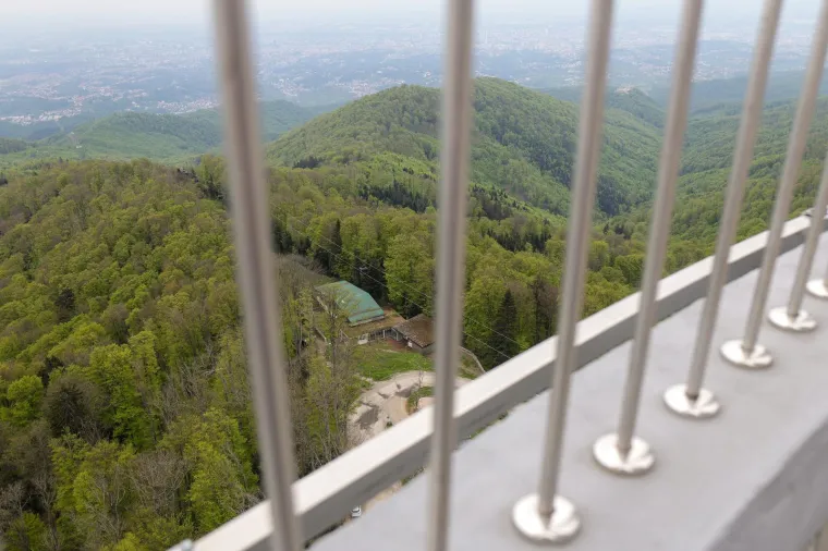 Sljemenski toranj, jedan od simbola Zagreba, zastitni znak Medvednice 