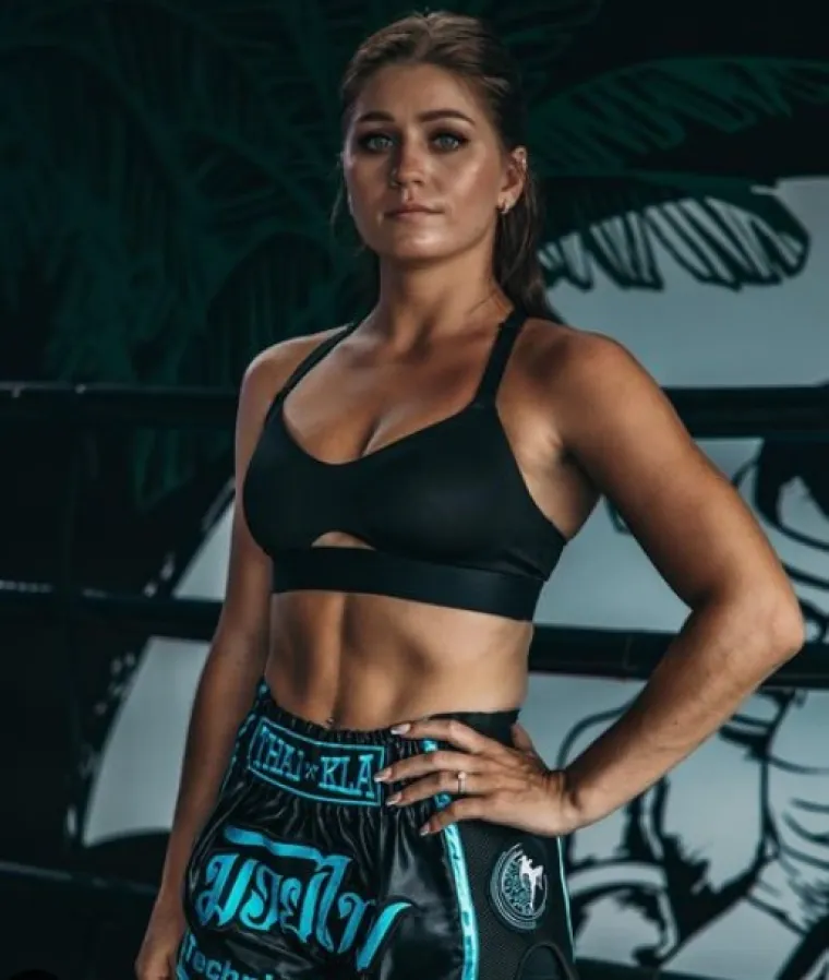 Opasna Mia bavi se jednim od najbrutalnijih sportova: Ljepotom vas hipnotizira, a high kickom &scaron;alje u bolnicu