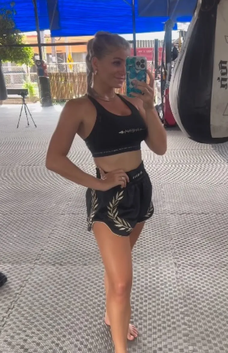 Opasna Mia bavi se jednim od najbrutalnijih sportova: Ljepotom vas hipnotizira, a high kickom &scaron;alje u bolnicu