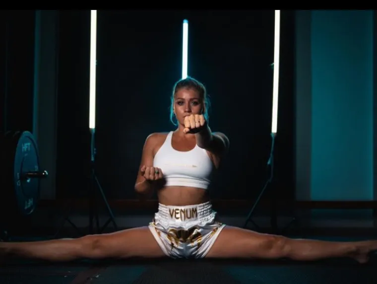 Opasna Mia bavi se jednim od najbrutalnijih sportova: Ljepotom vas hipnotizira, a high kickom &scaron;alje u bolnicu