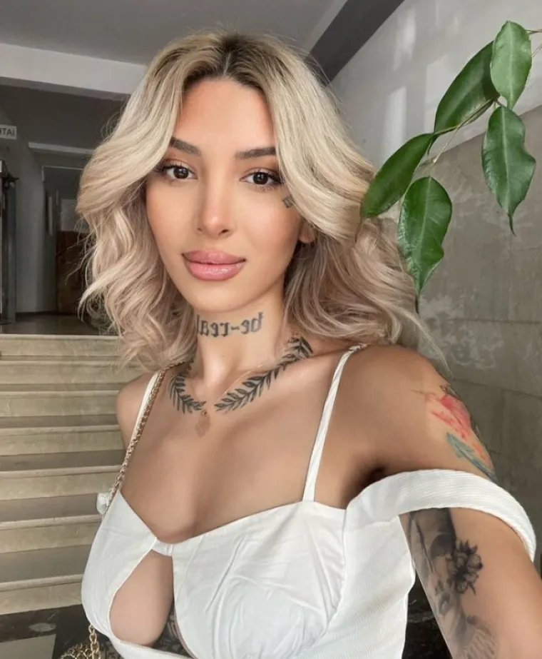 Tko jo&scaron; prati utakmicu kada je ona na tribini, a tek kad vidite u kakvom se izdanju fotkala na brodu