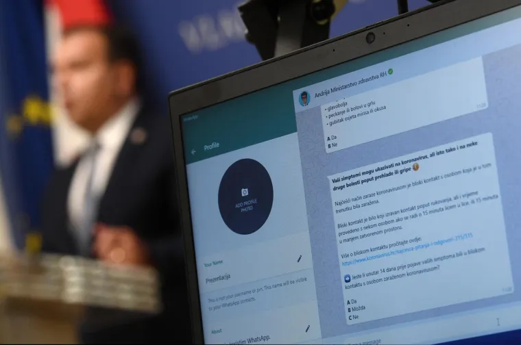 15. ANDRIJA - DIGITALNI ASISTENT

Nastao je i "prvi digitalni asistent na bazi umjetne inteligencije koji svojim nadljuskim snagama pomaže u borbi protiv koronavirusa." Građani su mu se mogli obratiti ako imaju određene sumnje na simptome te im je pomagao da utvrde ima li ili nema razloga za zabrinutost.