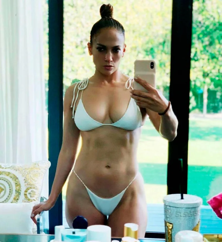 Njoj ne treba specijalan uvod: Izvolite, 23 fotografije vruće Jennifer Lopez u bikiniju!