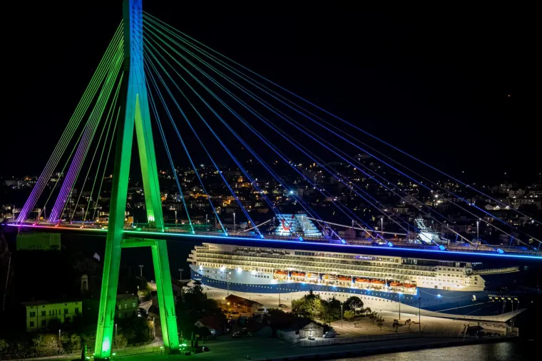 Novo ruho mosta dr. Franje Tuđmana u Dubrovniku: Impresivna rasvjeta i boje kao iz filmova