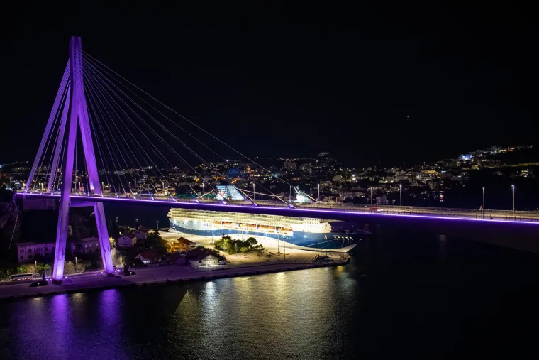 Novo ruho mosta dr. Franje Tuđmana u Dubrovniku: Impresivna rasvjeta i boje kao iz filmova
