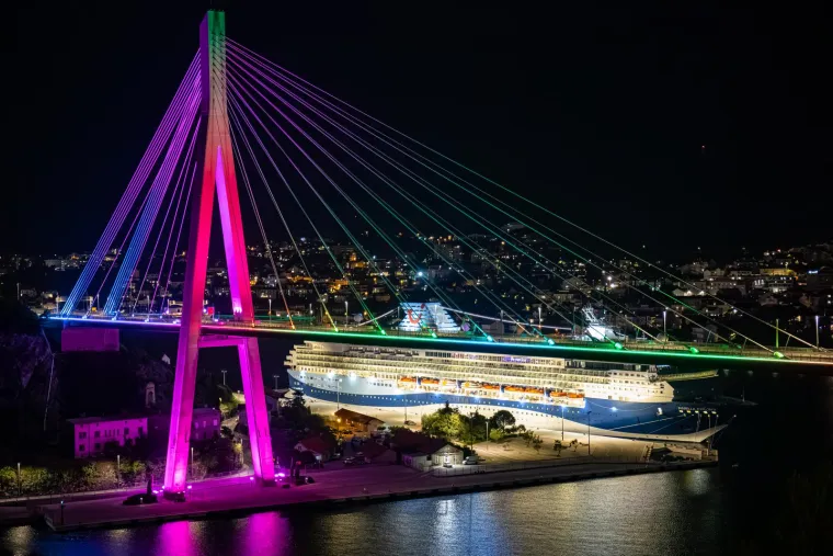 Novo ruho mosta dr. Franje Tuđmana u Dubrovniku: Impresivna rasvjeta i boje kao iz filmova