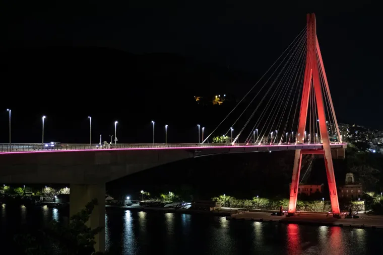 Novo ruho mosta dr. Franje Tuđmana u Dubrovniku: Impresivna rasvjeta i boje kao iz filmova