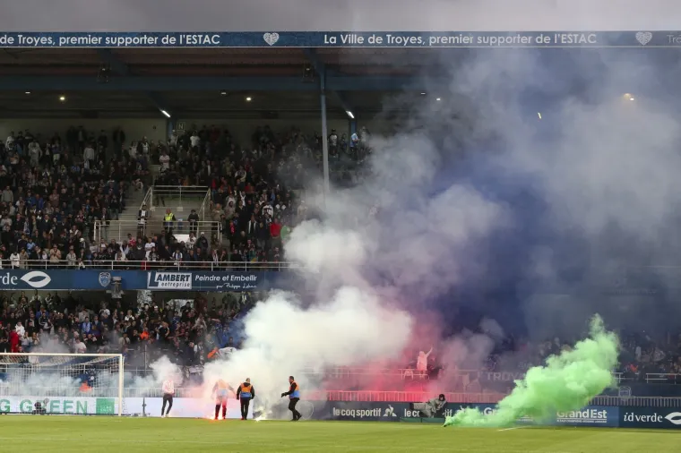 Najže&scaron;ći navijači PSG-a kreću u žestoku borbu protiv klupske vrhu&scaron;ke po uzoru na Bad Blue Boyse: 'To je jedino rje&scaron;enje'