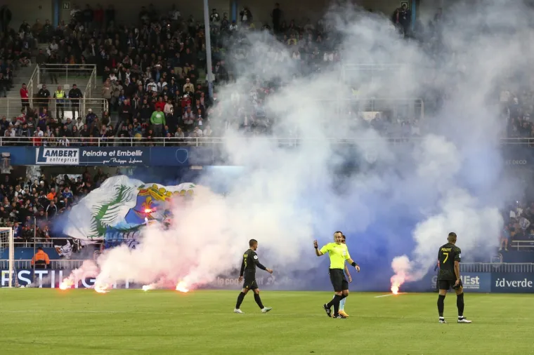 Najže&scaron;ći navijači PSG-a kreću u žestoku borbu protiv klupske vrhu&scaron;ke po uzoru na Bad Blue Boyse: 'To je jedino rje&scaron;enje'
