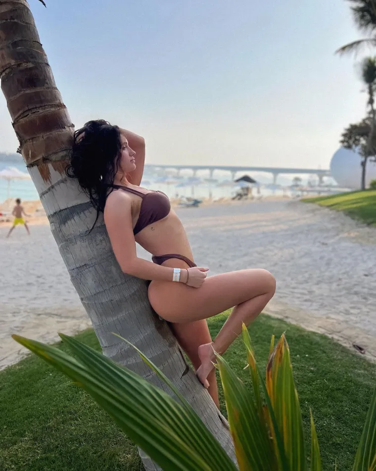 Seksi tučnjava na presici: Vruću boksačicu napala konkurentica s OnlyFansa, za&scaron;titari ih morali razdvajati