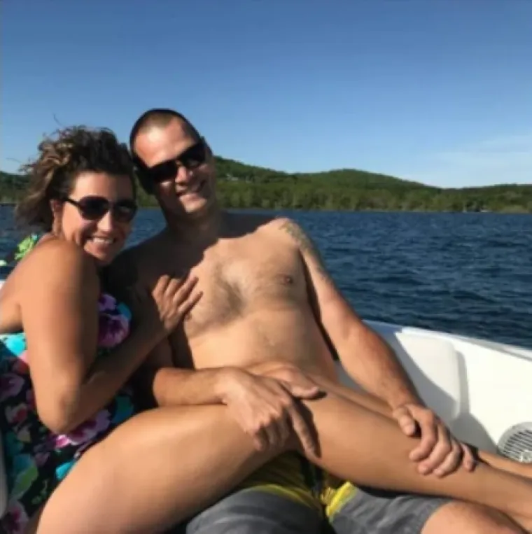 Ako vas ove nevine fotografije podsjete na seks, možda je to znak da vam je vrijeme primiti nekog ispod struka i poći u mrak
