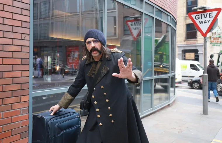 Prema njihovom rasporedu, danas od 11 sati pa do samog početka finala, liverpulsku Arenu napustit će samo jednom i to tek kad će ići spavati.