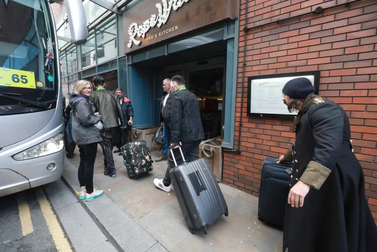 Let 3 otišao na generalnu probu uoči velikog finala: Dok je Mrle na unikatan način pozdravljao novinare, Ivanka je smijući se pila kavu