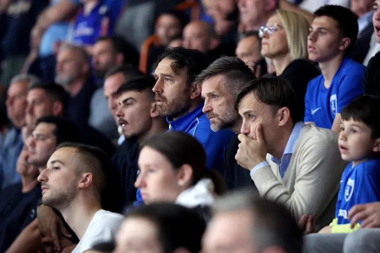 Bišćan, Šimić i Šokota na utakmicu Futsal Dinama spremno pozirali uz bivšeg direktora Plavih iz doba Mamića