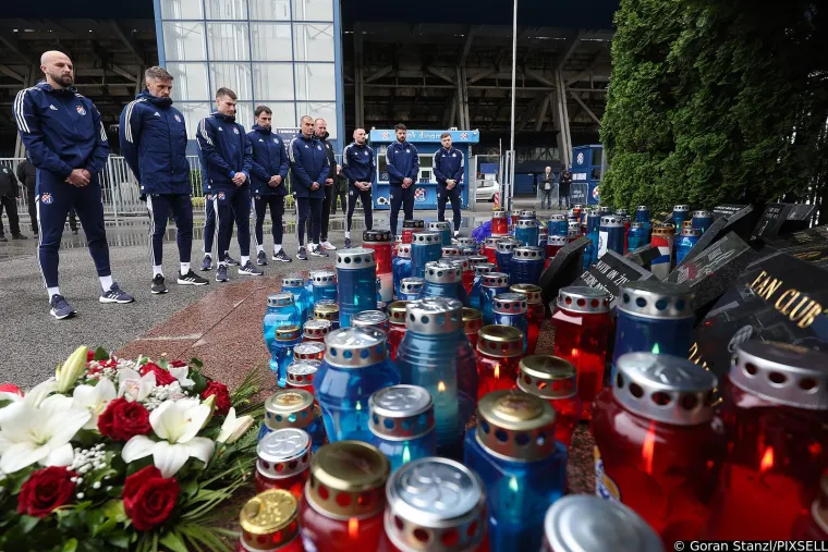 Igrači Dinama i trener Bi&scaron;ćan odali počast Bad Blue Boysima poginulim u Domovinskom ratu