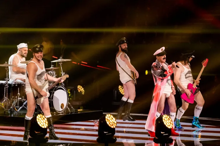 Let 3 razvalio pozornicu Eurosonga! Publika u deliriju zbog 'Mame ŠČ', Prlja i ekipa hladno nastupili u gaćicama