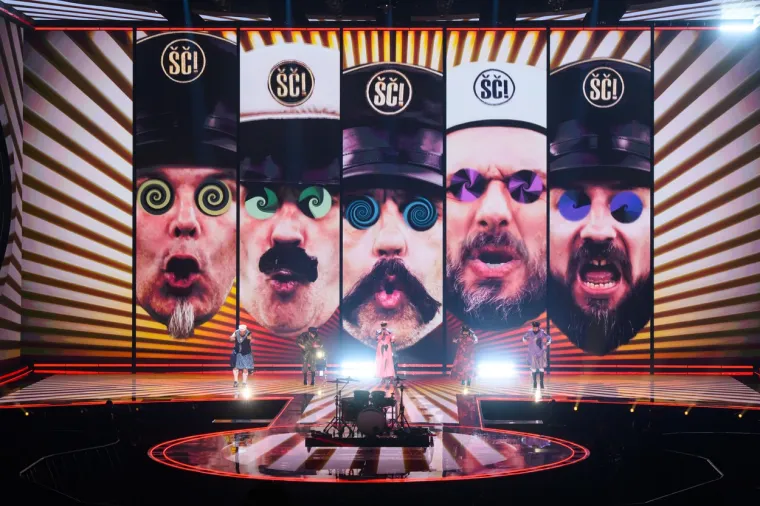 Let 3 razvalio pozornicu Eurosonga! Publika u deliriju zbog 'Mame ŠČ', Prlja i ekipa hladno nastupili u gaćicama