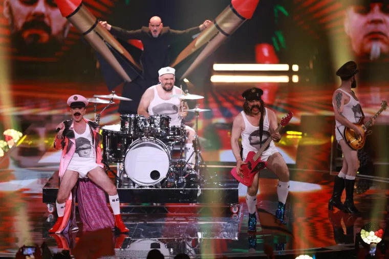 Let 3 razvalio pozornicu Eurosonga! Publika u deliriju zbog 'Mame &Scaron;Č', Prlja i ekipa hladno nastupili u gaćicama