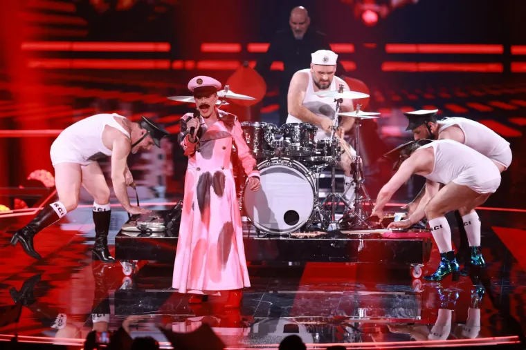 Let 3 razvalio pozornicu Eurosonga! Publika u deliriju zbog 'Mame &Scaron;Č', Prlja i ekipa hladno nastupili u gaćicama