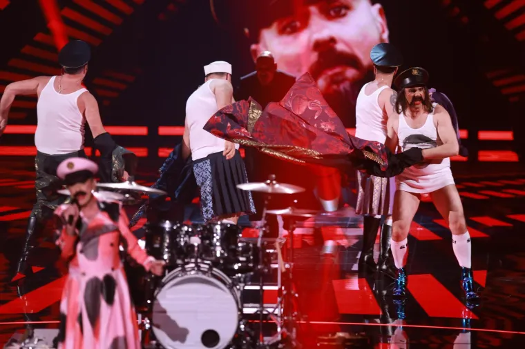 Let 3 razvalio pozornicu Eurosonga! Publika u deliriju zbog 'Mame &Scaron;Č', Prlja i ekipa hladno nastupili u gaćicama