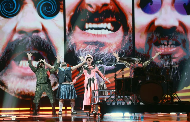 Let 3 razvalio pozornicu Eurosonga! Publika u deliriju zbog 'Mame &Scaron;Č', Prlja i ekipa hladno nastupili u gaćicama