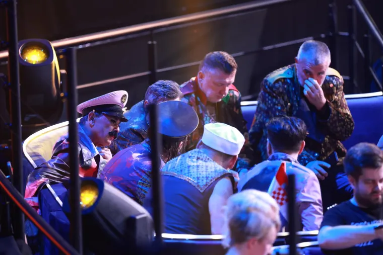 Pogledajte doček Letovaca ispred hotela u gluho doba noći: Mrle i Ivanka opet su sve raznježili