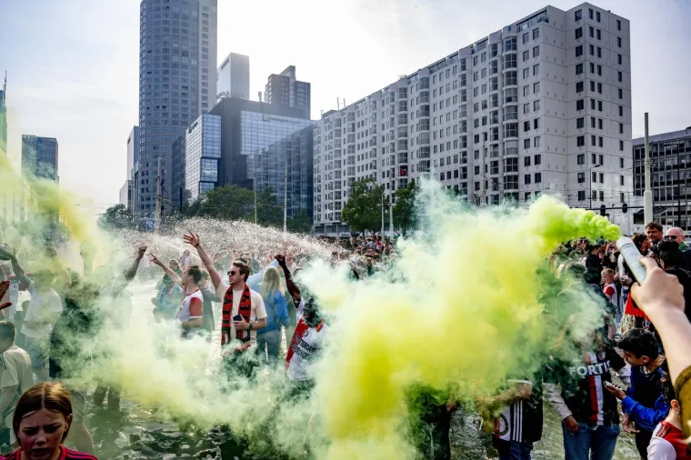Feyenoord nakon šest godina prvak Nizozemske, navijači 'zapalili' Rotterdam