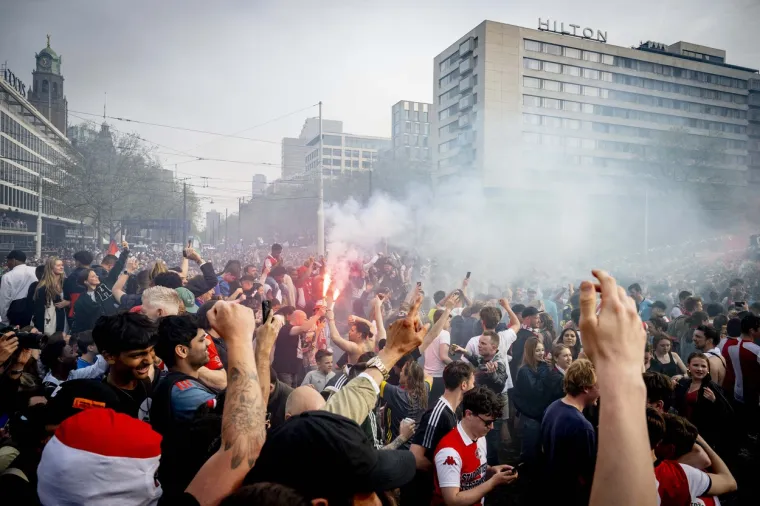 Feyenoord nakon šest godina prvak Nizozemske, navijači 'zapalili' Rotterdam