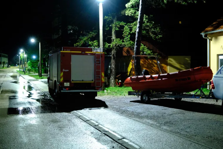 Voda se ispumpava, zbraja se šteta: Pogledajte fotografije poplavljenog Gračaca