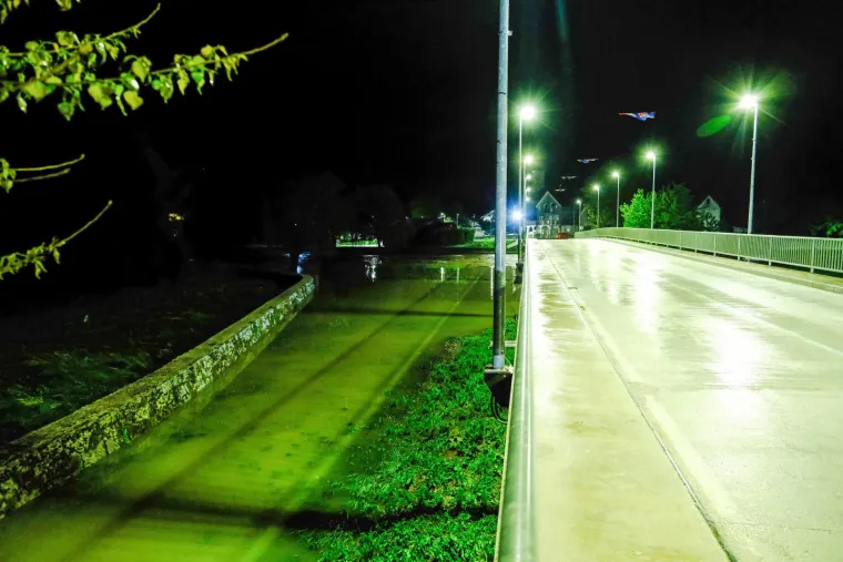 Voda se ispumpava, zbraja se šteta: Pogledajte fotografije poplavljenog Gračaca