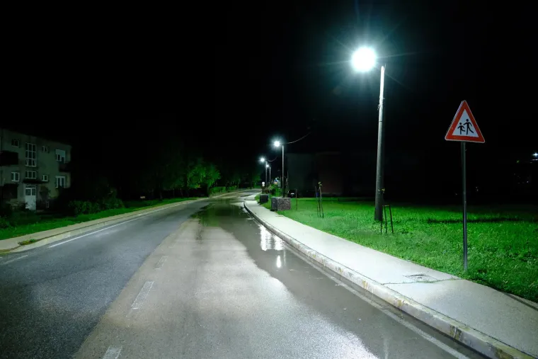 Voda se ispumpava, zbraja se &scaron;teta: Pogledajte fotografije poplavljenog Gračaca