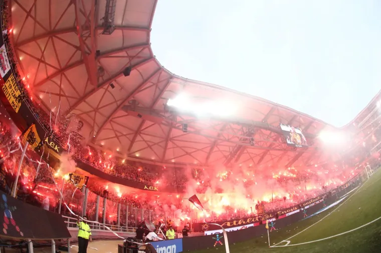 Atena je 'gorjela': Pazite kakav su &scaron;ou napravili navijači kluba za koji igra na&scaron; Domagoj Vida