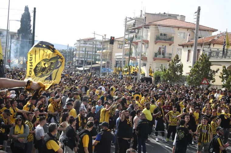 Atena je 'gorjela': Pazite kakav su &scaron;ou napravili navijači kluba za koji igra na&scaron; Domagoj Vida