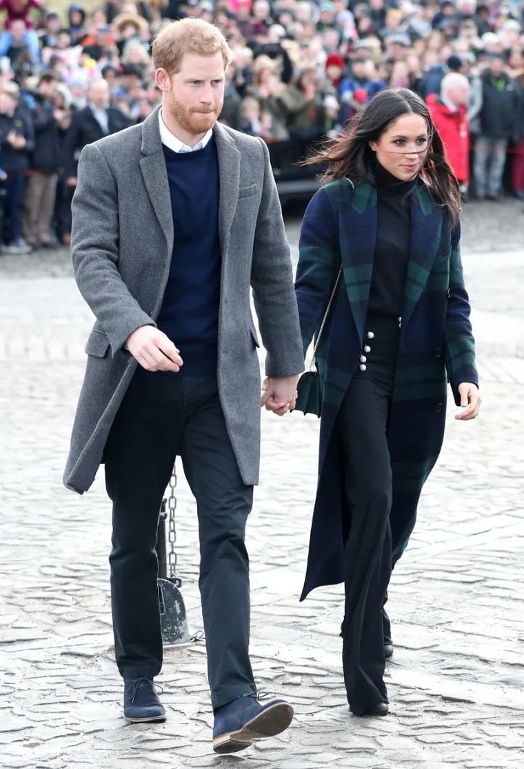 Nadalje, oboje su viđene u sličnim dugim kaputima u različitim prilikama, &scaron;to je dodatno potaknulo raspravu.