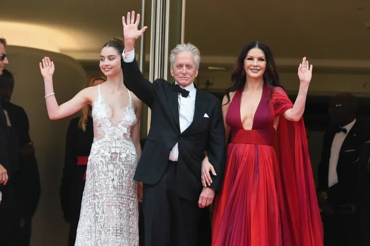 Catherine Zeta-Jones i Michael Douglas s kćeri Carys 