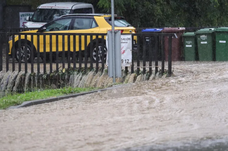 U osmodnevnom roku za prijavu &scaron;tete zaprimljeno je vi&scaron;e od 2000 prijava, ali gradske vlasti nisu objavile detaljnije podatke o razmjerima &scaron;tete.