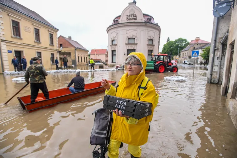 Rijeka Una kod Hrvatske Kostajnice u 24 sata je narasla dodatnih pola metra.