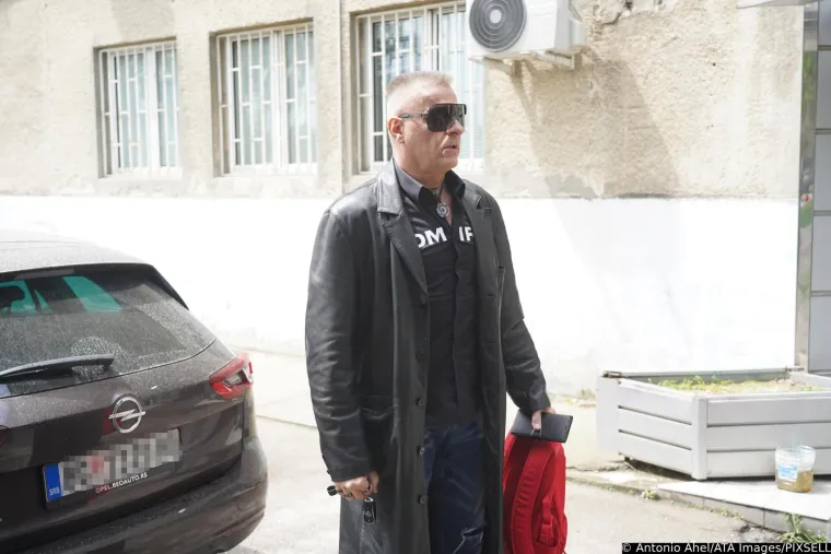 Svi su zinuli kad se Ceca pojavila na snimanju, a posebno su joj mjerkali doista vitke noge