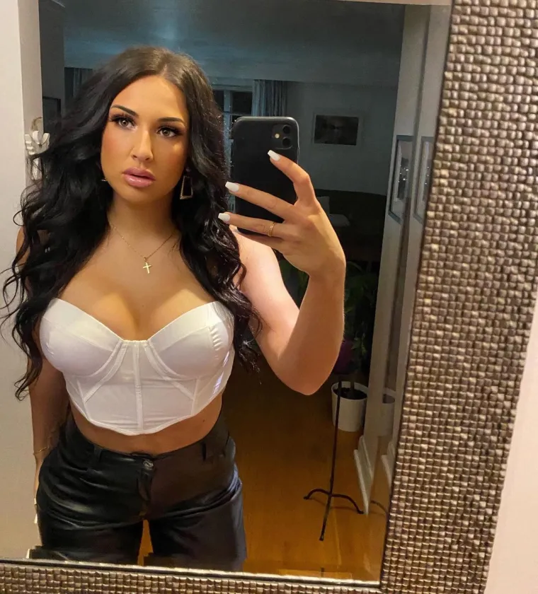 Pamtimo ju po provokativnim fotkama iz na&scaron;eg nacionalnog parka: Vrućom objavom s bazena pokazala koliko joj fali Split