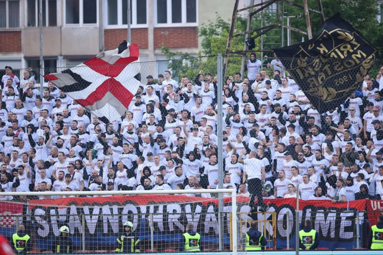 Zrinjski slavi dvostruku krunu: U finalu Kupa srušili gradskog rivala, junak pobjede igrač Dinama