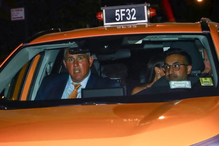 &quot;Sinoć su vojvoda i vojvotkinja od Sussexa i gospođa Ragland bili uključeni u gotovo katastrofalnu potjeru automobilom vrlo agresivnih paparazza. Ova potjera, koja je trajala više od dva sata, rezultirala je zamalo višestrukim sudarima u kojima su sudjelovali drugi vozači na cesti, pješaci i dvojica policajaca&quot;, priopćila je, između ostalog, glasnogovornica.